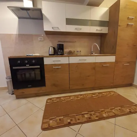Udoban Stan Na Pecinama Apartment Rijeka